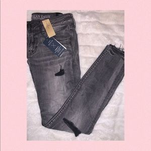 BRAND NEW AE ripped black skinny jeans/jegging
